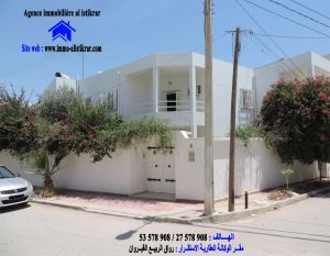 0602 - للبيع بالقيروان المنصورة منزل ستيل أمريكي مساحته الارضية 385 م م و مغطاط 300 متر