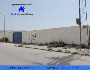 0822 - للبيع بالقيروان و تحديدا بالمنطقة الصناعية طريق تونس