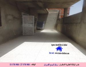 للبيع بالقيروان طريق حفوز حي السلام منزل يفتح على نهجين - 0873
